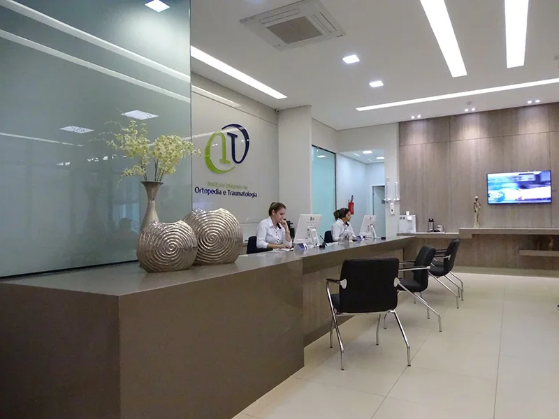 Recepção do IIOT, com equipe atendendo